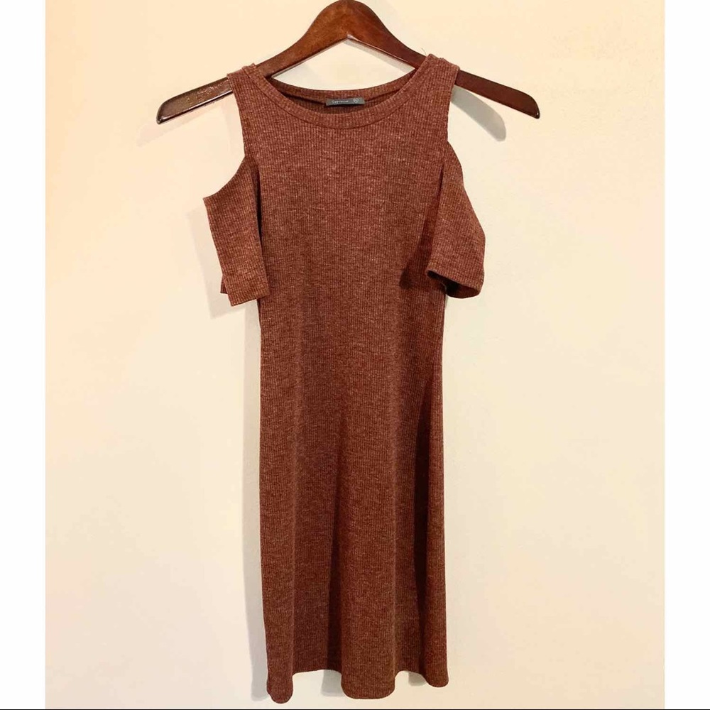 Burgundy T-shirt dress with cut out sleeves